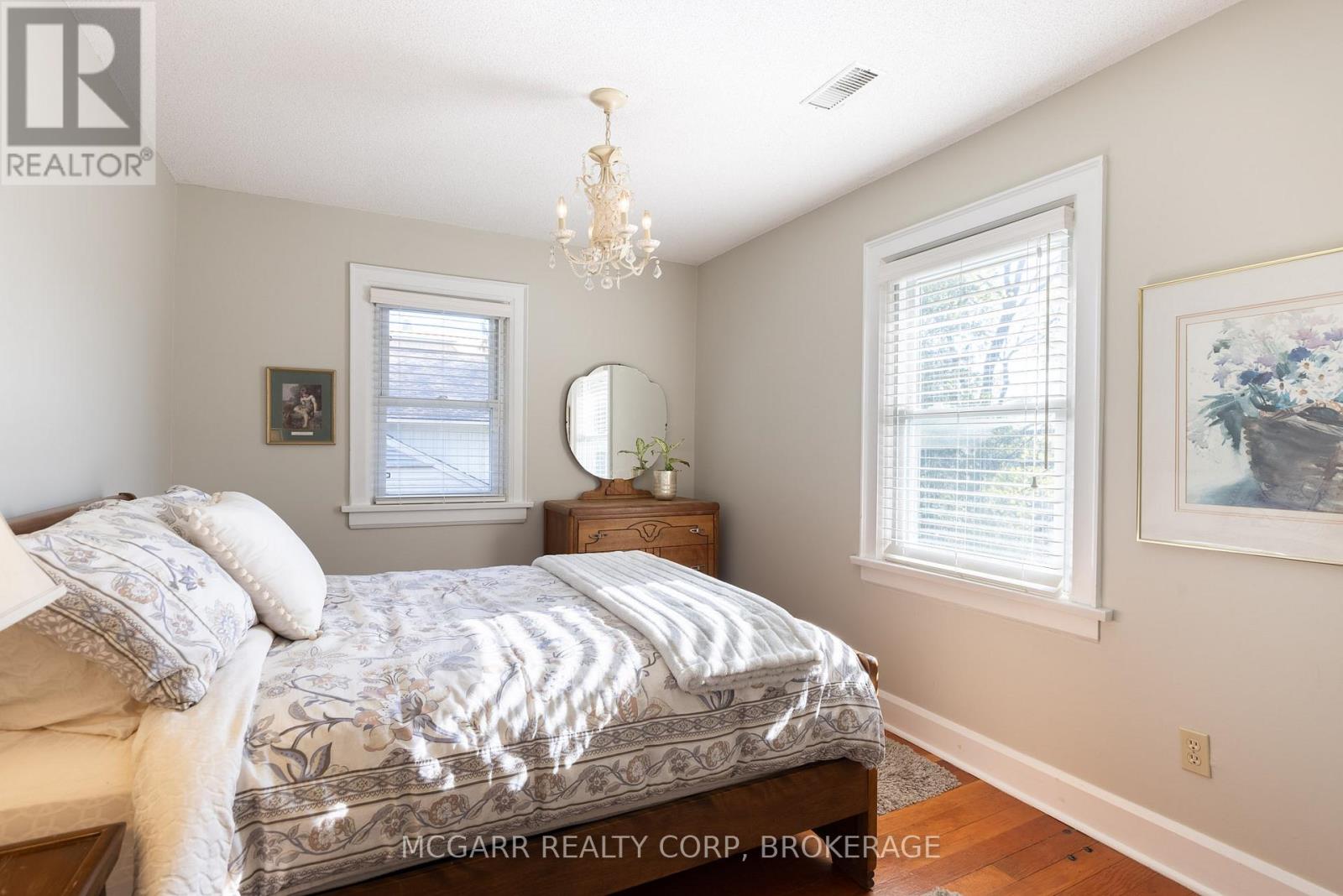 62 Hillcrest Avenue, St. Catharines (Old Glenridge), Ontario  L2R 4Y1 - Photo 25 - X12501684