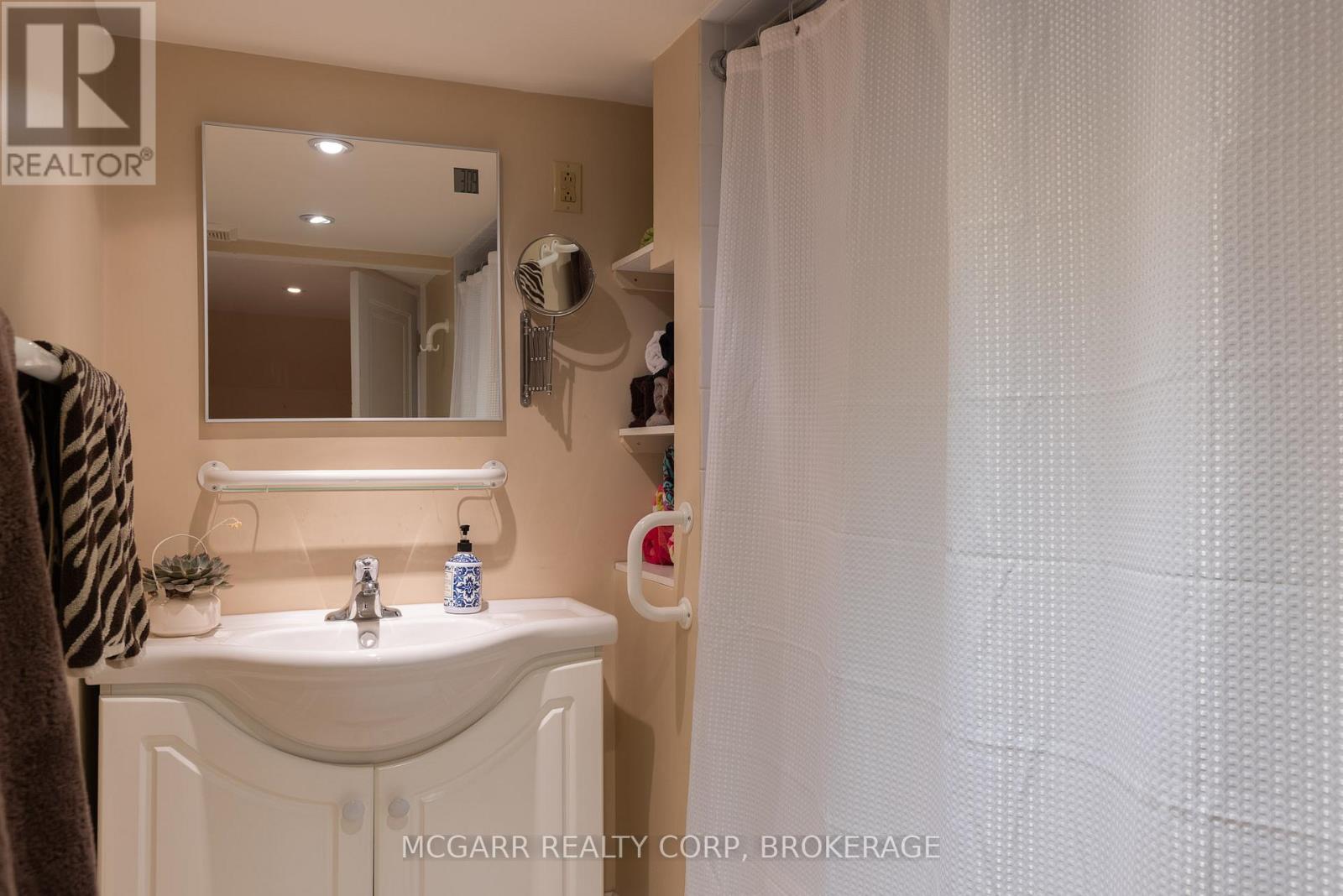 62 Hillcrest Avenue, St. Catharines (Old Glenridge), Ontario  L2R 4Y1 - Photo 29 - X12501684