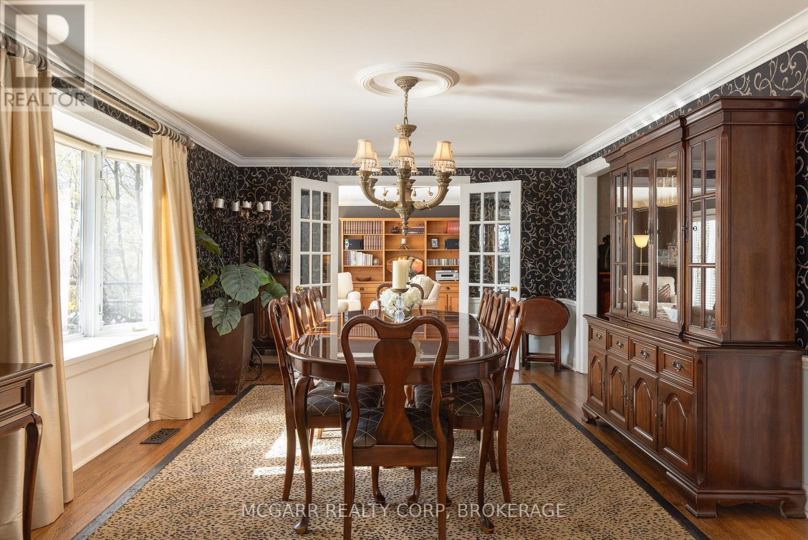 62 Hillcrest Avenue, St. Catharines (Old Glenridge), Ontario  L2R 4Y1 - Photo 9 - X12501684