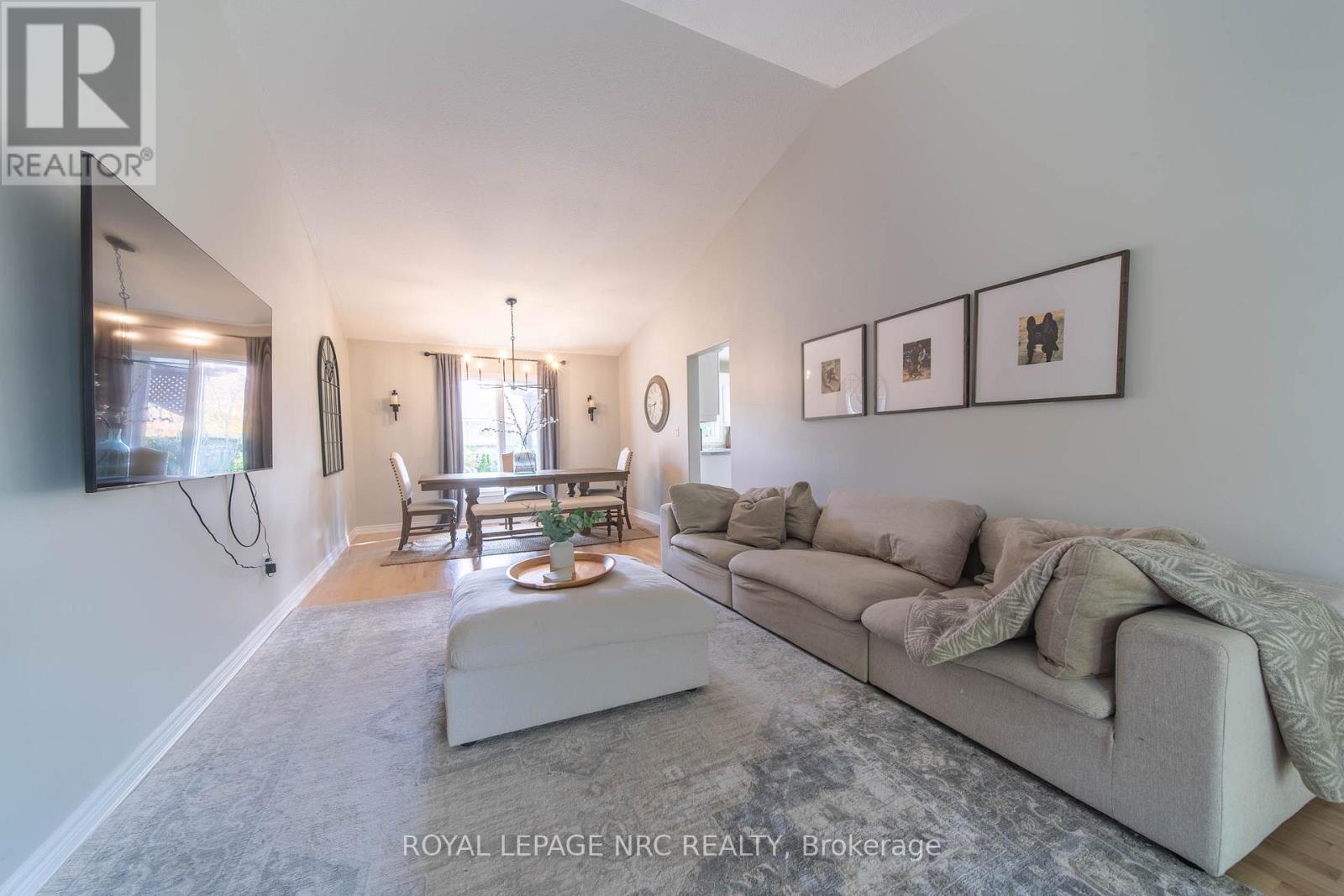 7955 Harvest Crescent, Niagara Falls, Ontario  L2H 3G7 - Photo 5 - X12501724