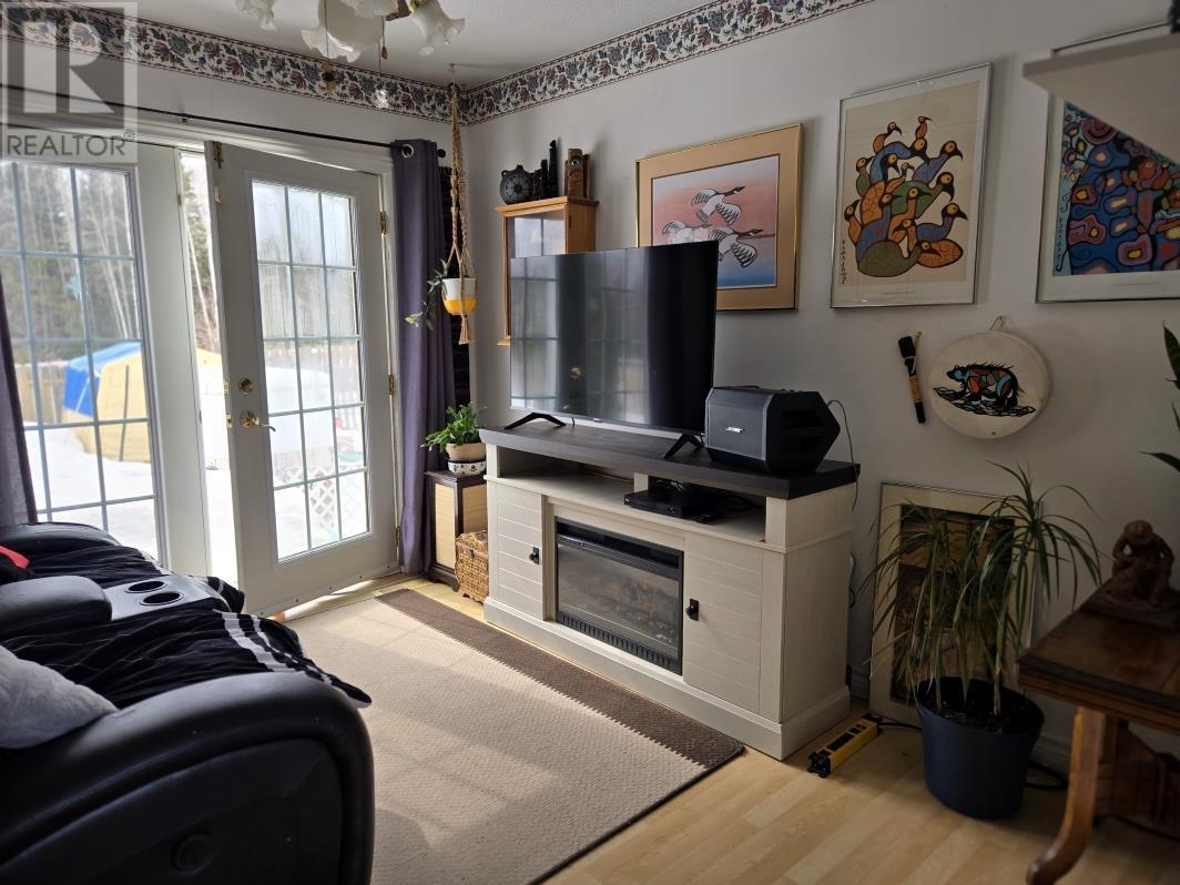 4 Fisher Ave, Manitouwadge, Ontario  P0T 2C0 - Photo 6 - TB250583