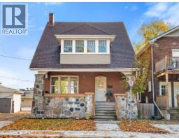 258 Wellington St, Chatham, Ca