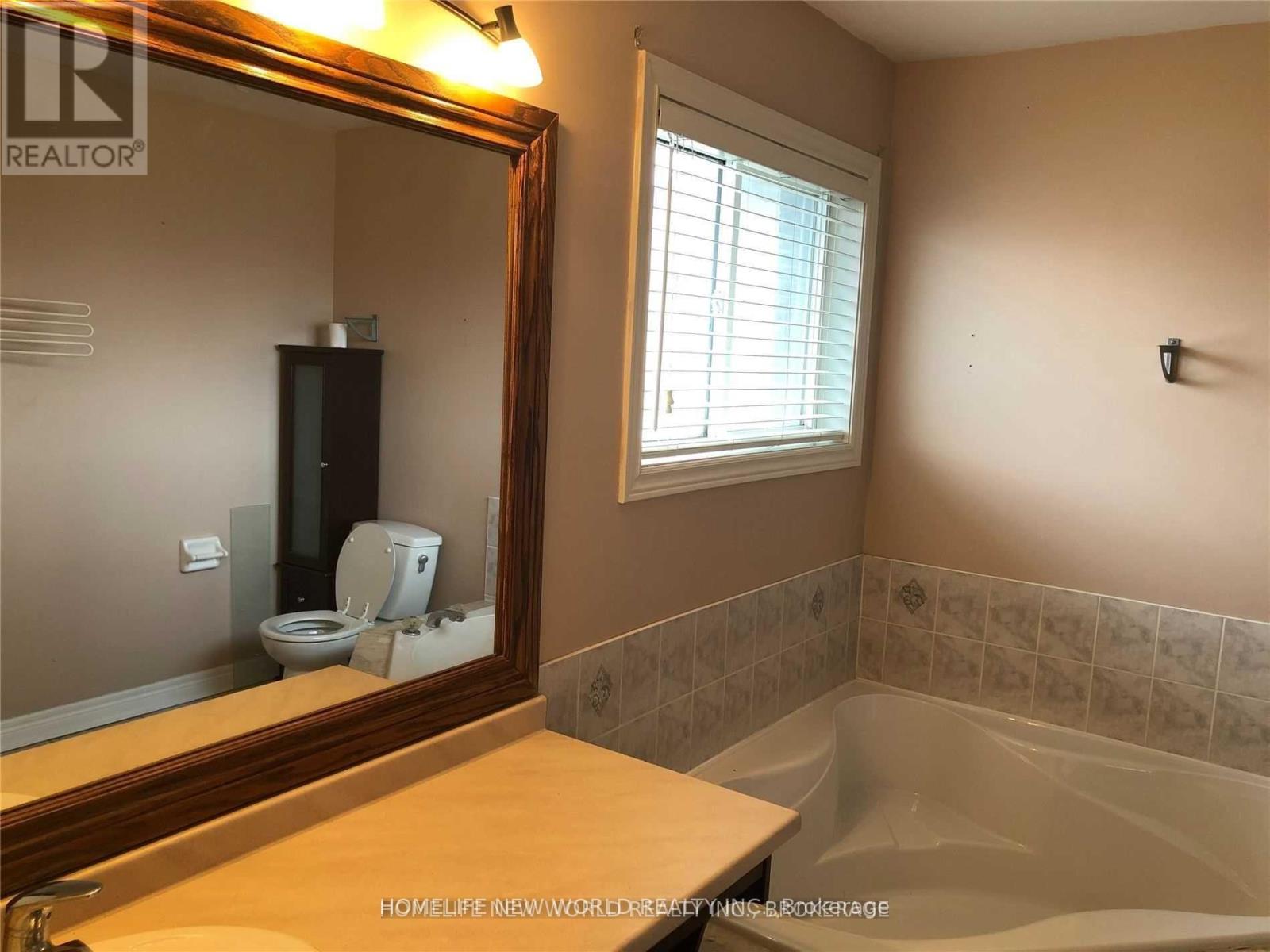 31 Moraine Drive, Vaughan, Ontario  L4H 2E3 - Photo 8 - N12420405