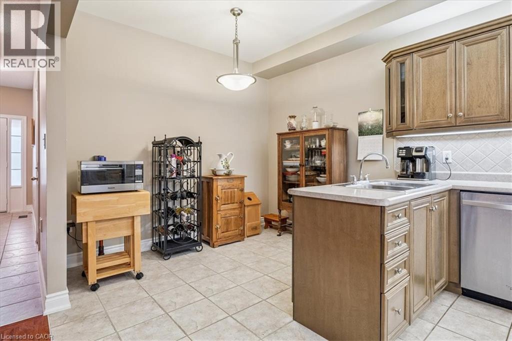 1019 North Shore Boulevard E Unit# 8, Burlington, Ontario  L7T 1X8 - Photo 12 - 40781009