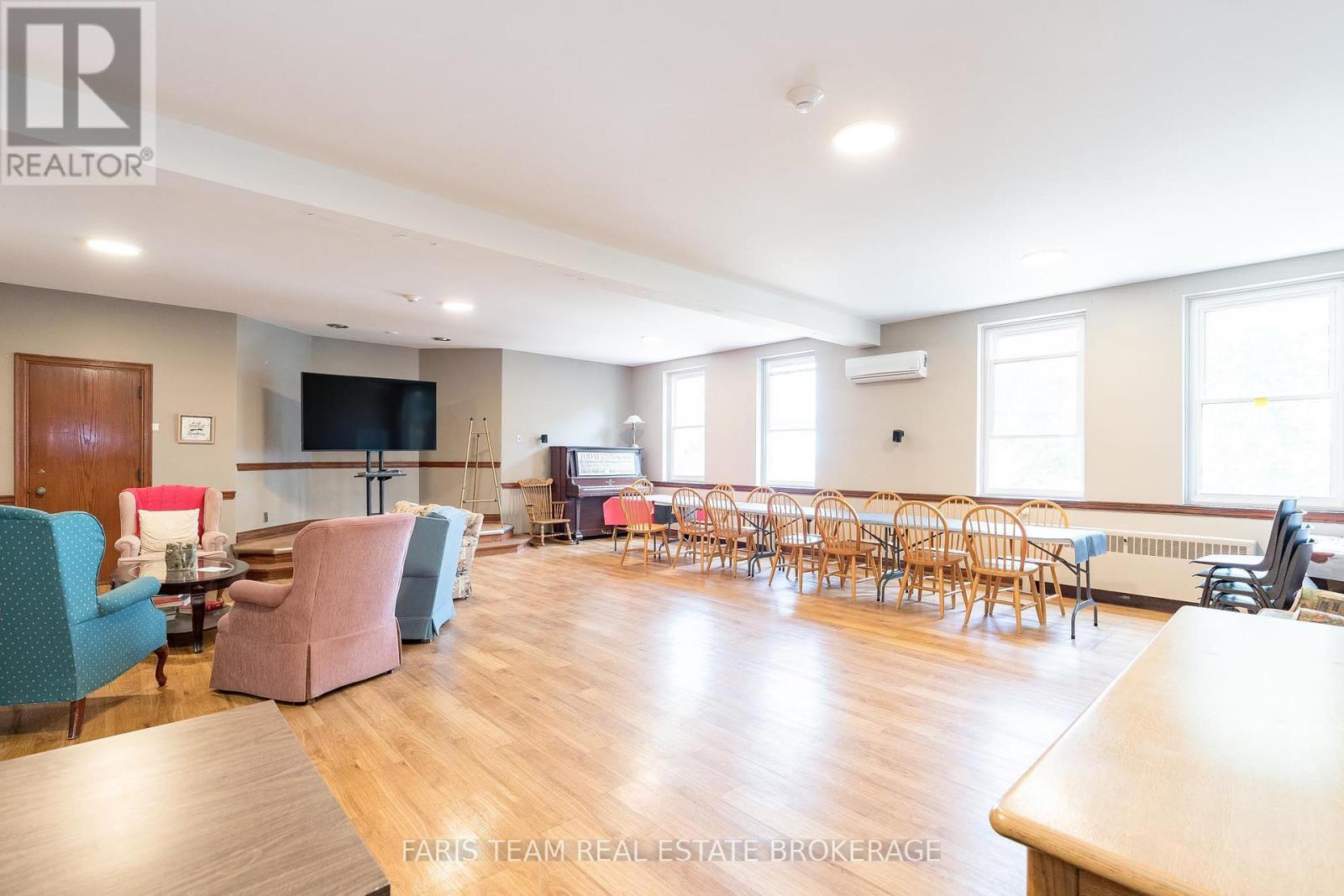 58 Peter Street N, Orillia, Ontario  L3V 4Y7 - Photo 24 - S12359904