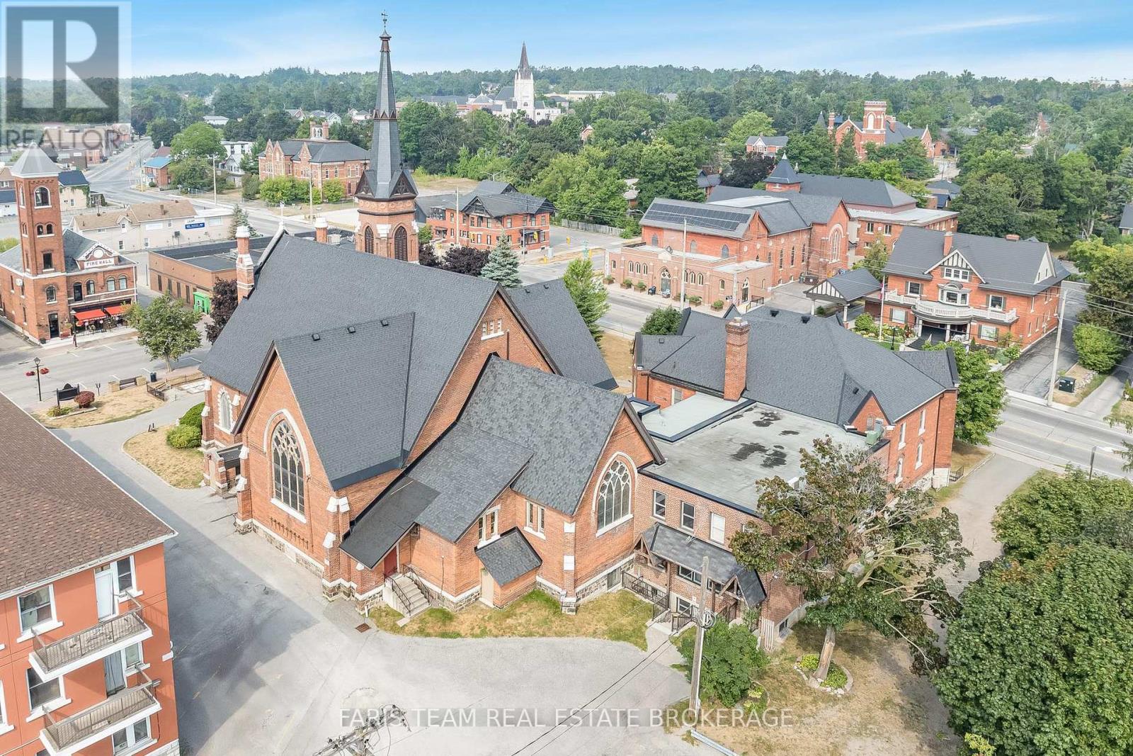 58 Peter Street N, Orillia, Ontario  L3V 4Y7 - Photo 4 - S12359904