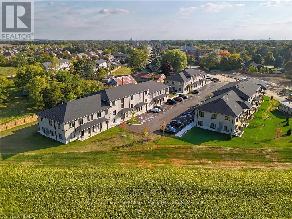 Unit 30 - 3202 Vivian Line, Stratford, Ontario  N5A 0K6 - Photo 3 - X10780555