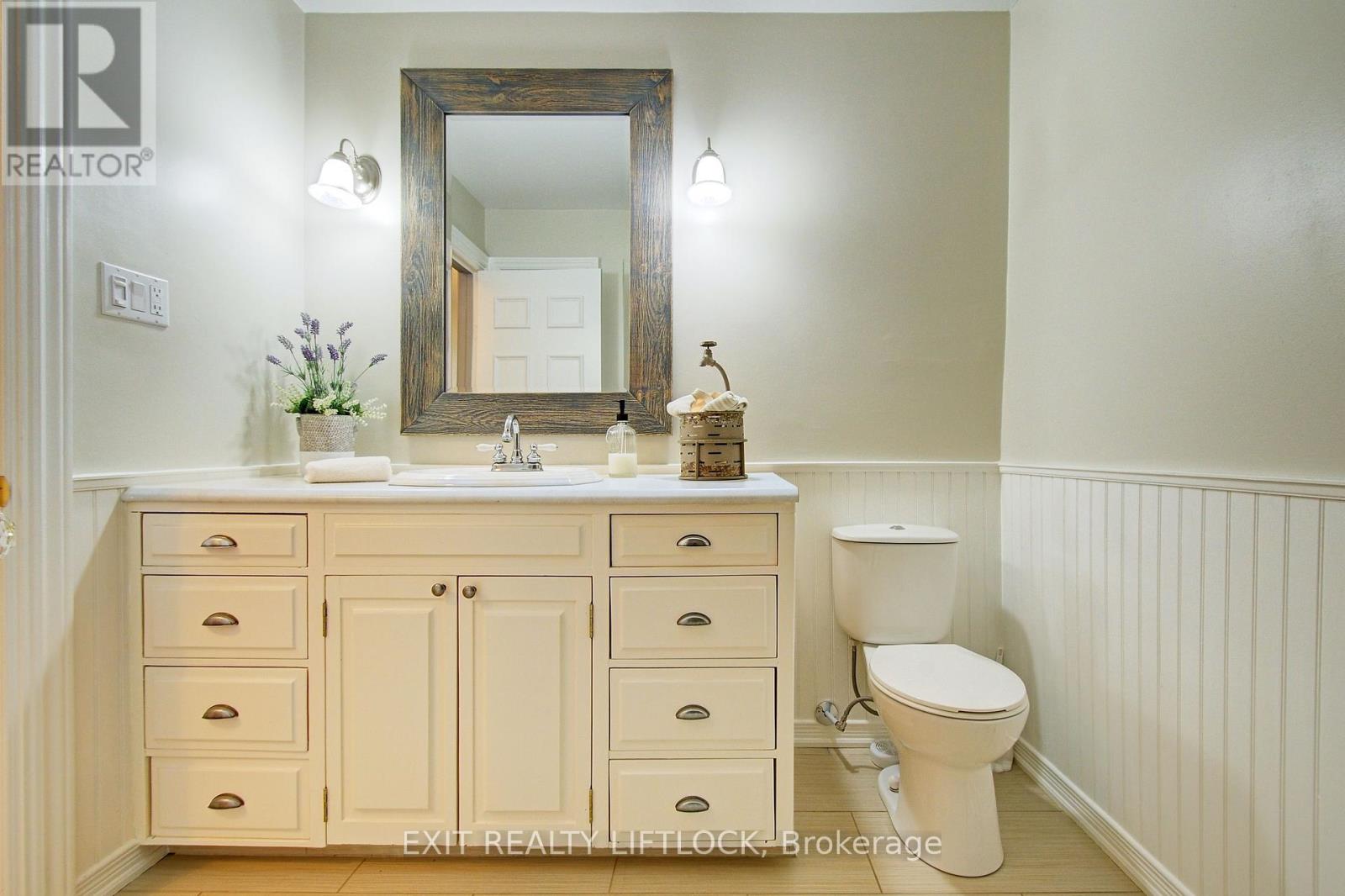 544 County Road 8, Douro-Dummer, Ontario  K0L 2H0 - Photo 17 - X12476524