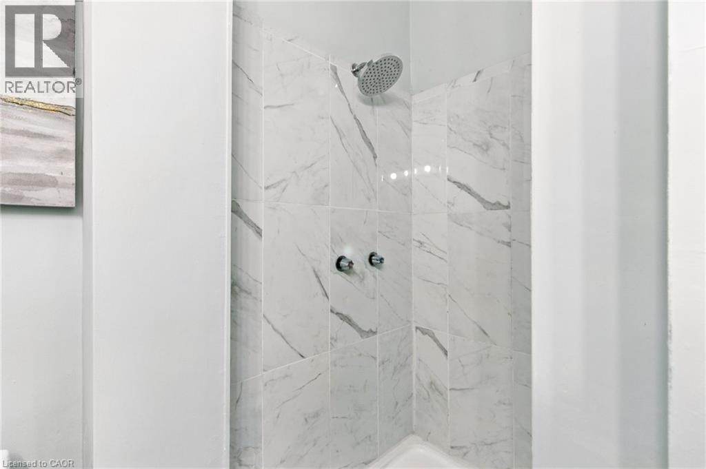 40 Aikman Avenue, Hamilton, Ontario  L8M 1P7 - Photo 8 - 40747542