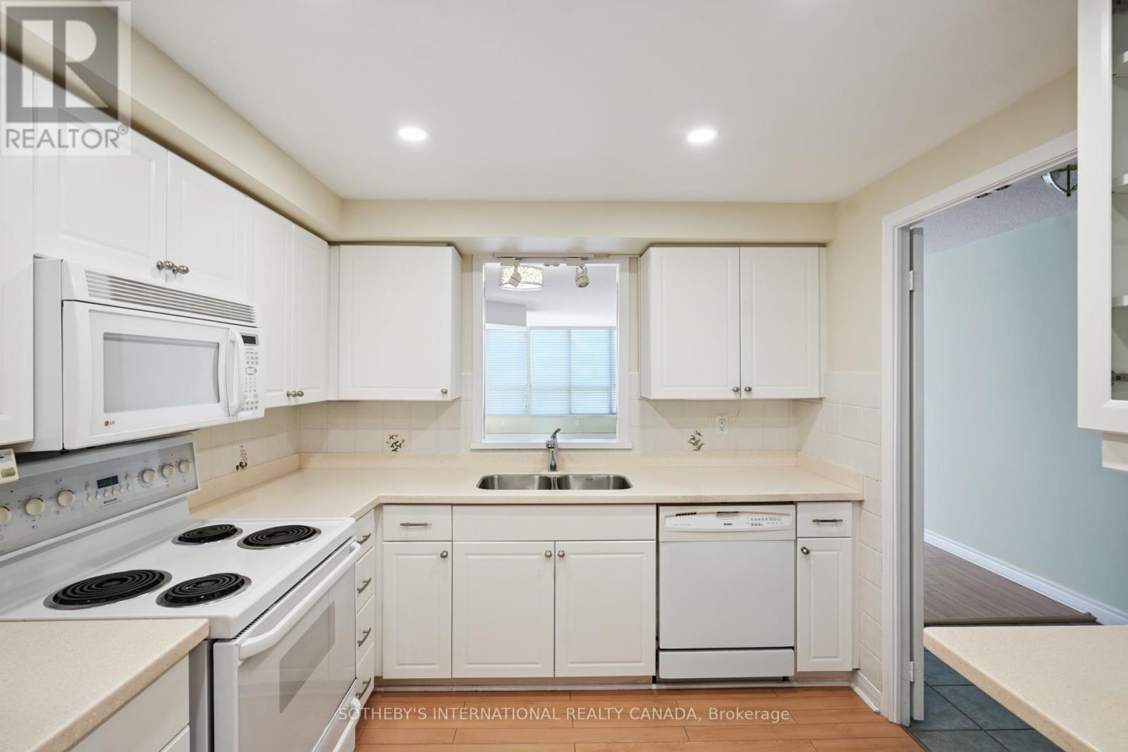 501 - 10 Tichester Road, Toronto, Ontario  M5P 3M4 - Photo 8 - C12352619