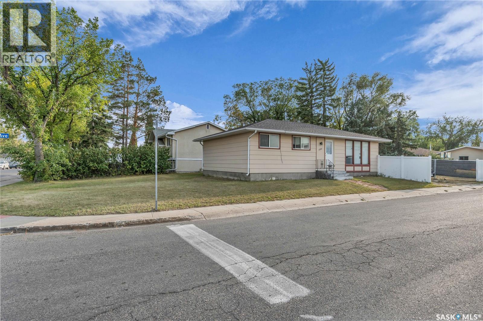 1755 9th Avenue E, Regina, Saskatchewan  S4N 4L7 - Photo 22 - SK021958