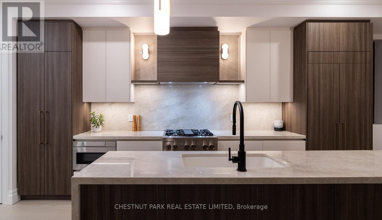 112 Givins Street, Toronto, Ontario  M6J 2X9 - Photo 10 - C12501702