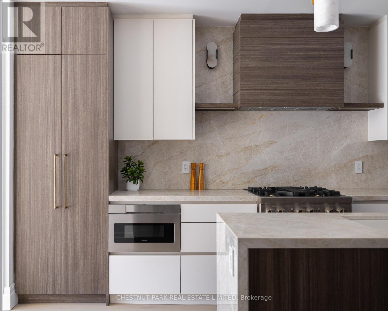 112 Givins Street, Toronto, Ontario  M6J 2X9 - Photo 11 - C12501702