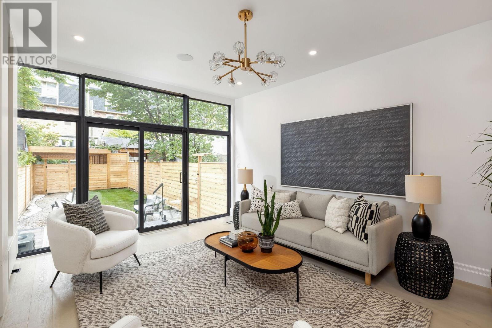 112 Givins Street, Toronto, Ontario  M6J 2X9 - Photo 15 - C12501702