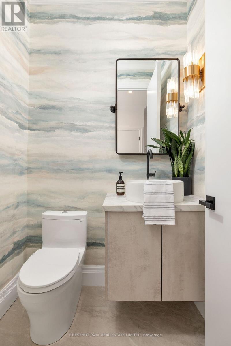 112 Givins Street, Toronto, Ontario  M6J 2X9 - Photo 19 - C12501702