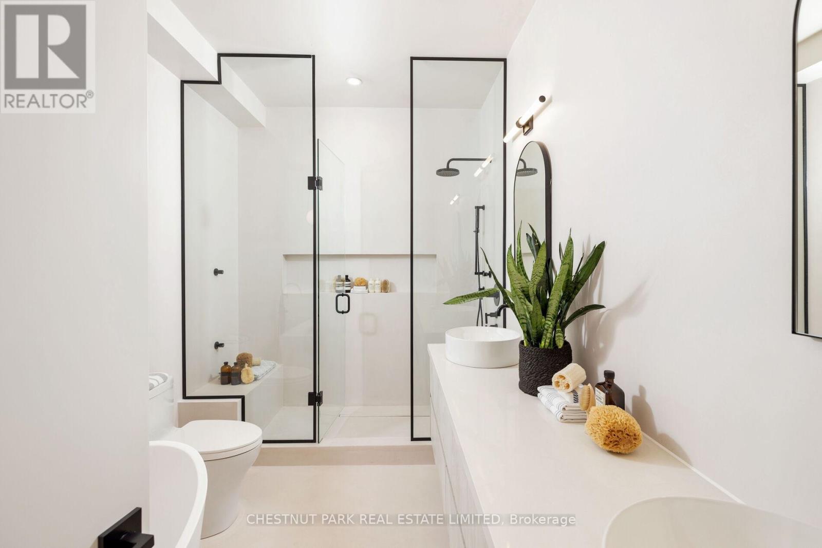 112 Givins Street, Toronto, Ontario  M6J 2X9 - Photo 25 - C12501702