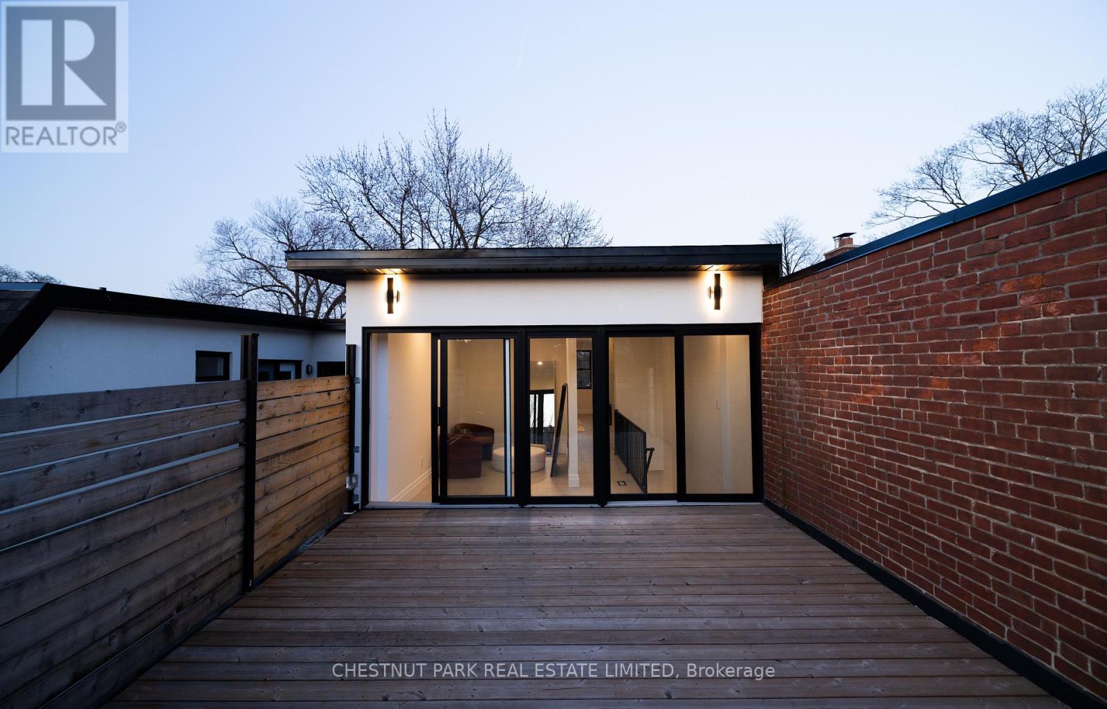 112 Givins Street, Toronto, Ontario  M6J 2X9 - Photo 38 - C12501702