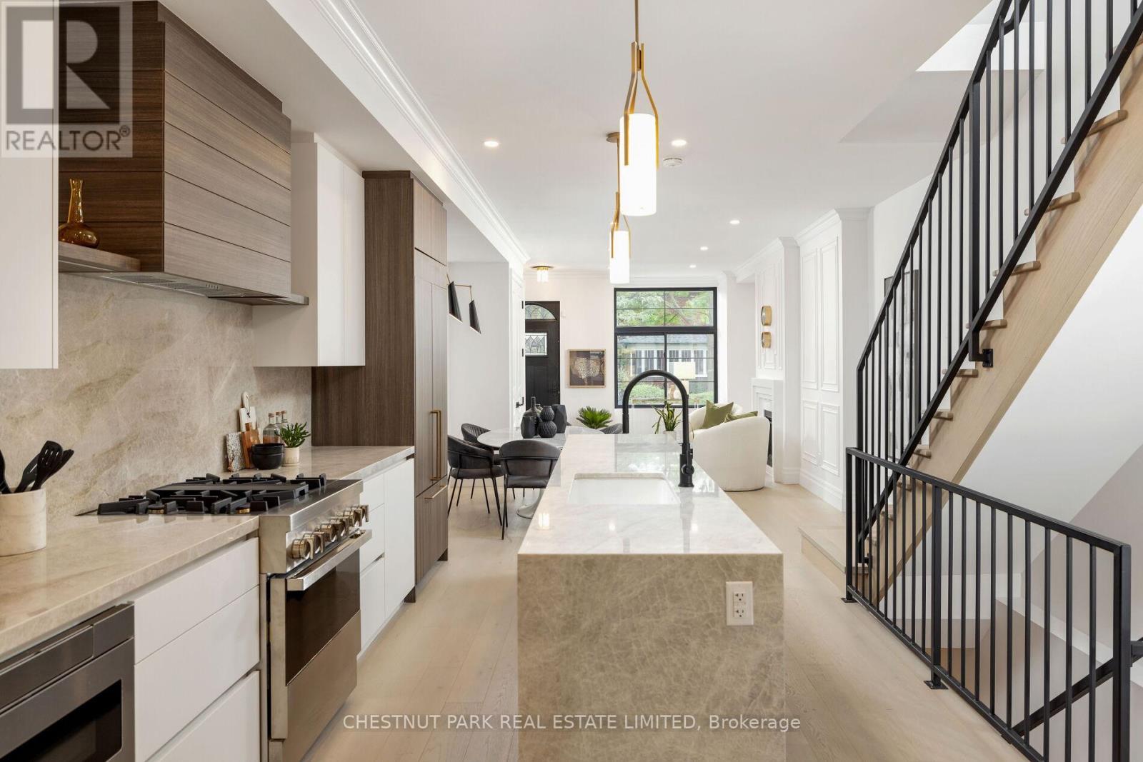 112 Givins Street, Toronto, Ontario  M6J 2X9 - Photo 9 - C12501702