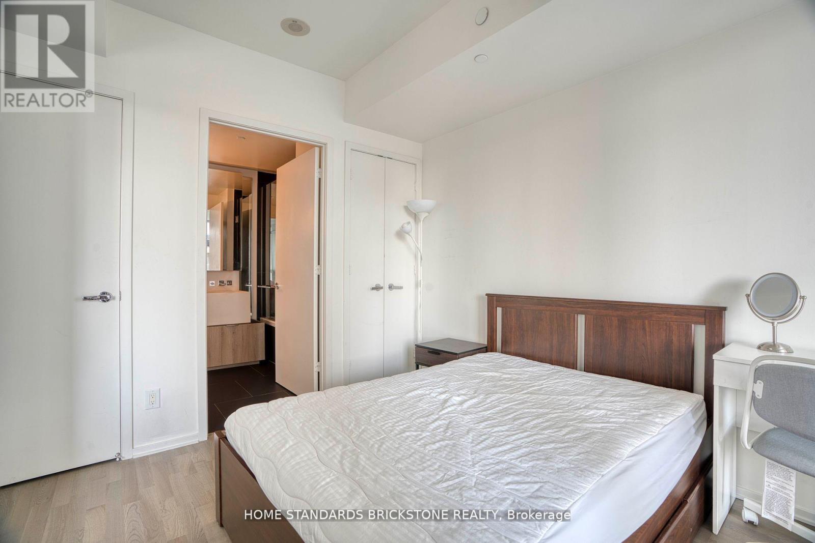 1609 - 1 Bloor Street E, Toronto, Ontario  M4W 0A8 - Photo 12 - C12501710