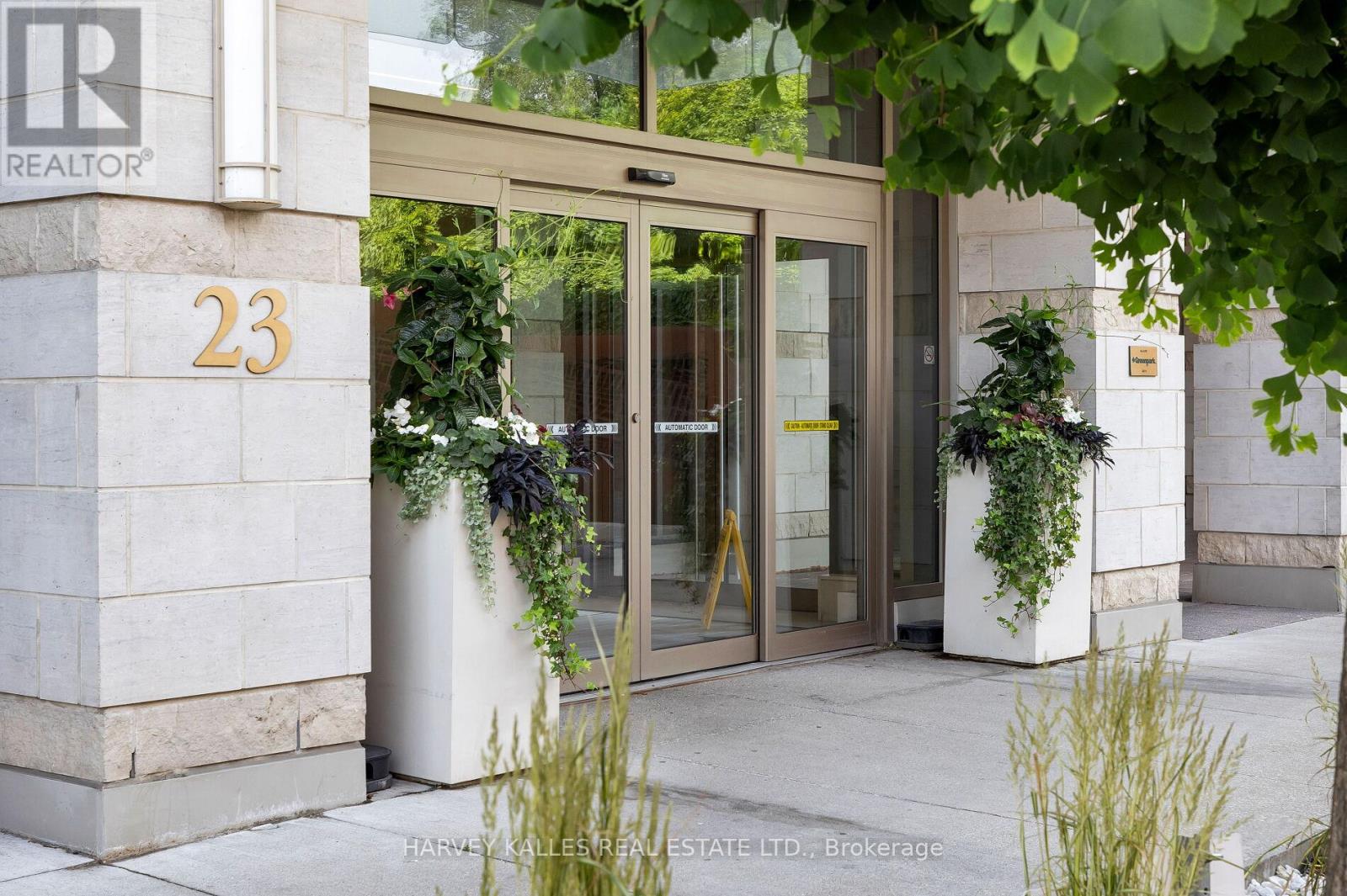 1007 - 23 Glebe Road W, Toronto, Ontario  M5P 0A1 - Photo 3 - C12501740