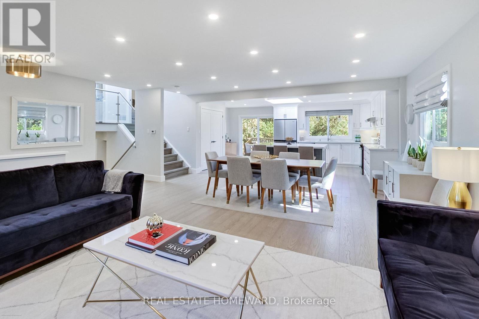 27 SARI CRESCENT, Toronto, Ontario