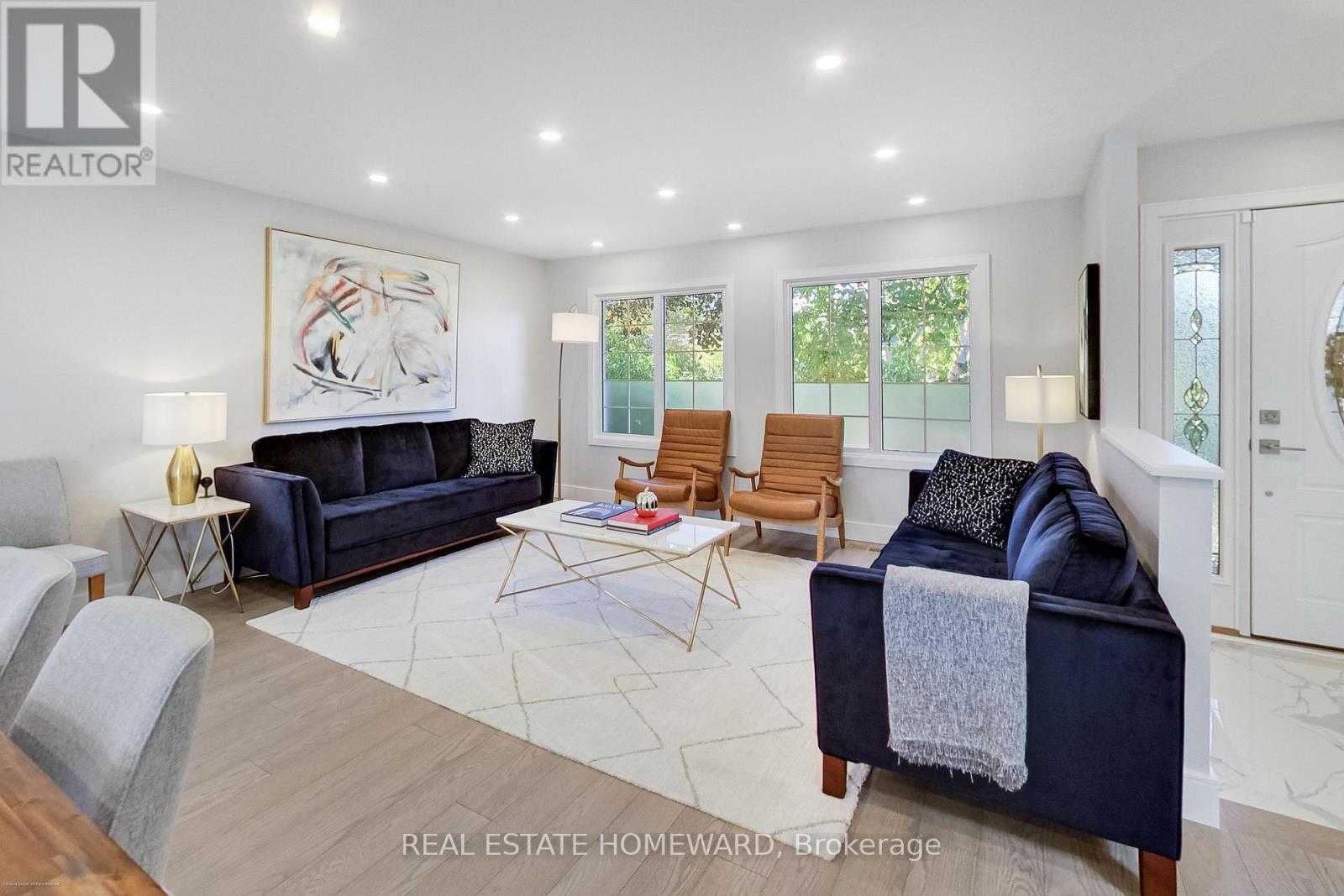 27 Sari Crescent, Toronto, Ontario  M1E 4W3 - Photo 4 - E12501722