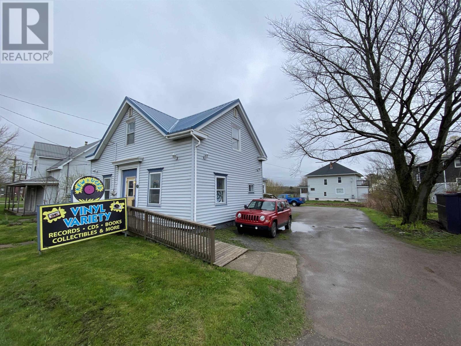 17 Walker Street, Truro, Nova Scotia  B2N 4A5 - Photo 2 - 202510403