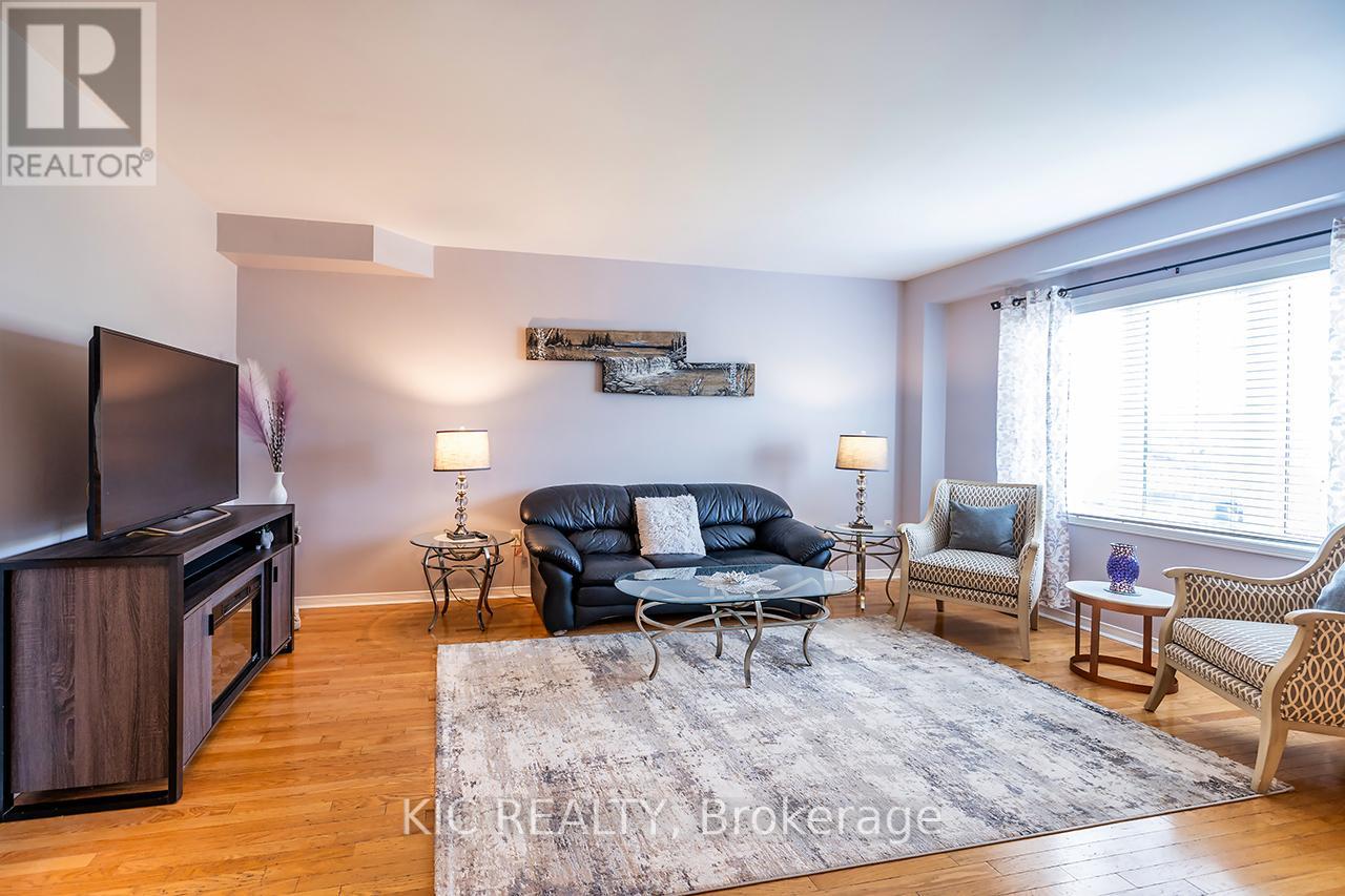 40 Puttingedge Drive, Whitby, Ontario  L1R 0H7 - Photo 12 - E12502058