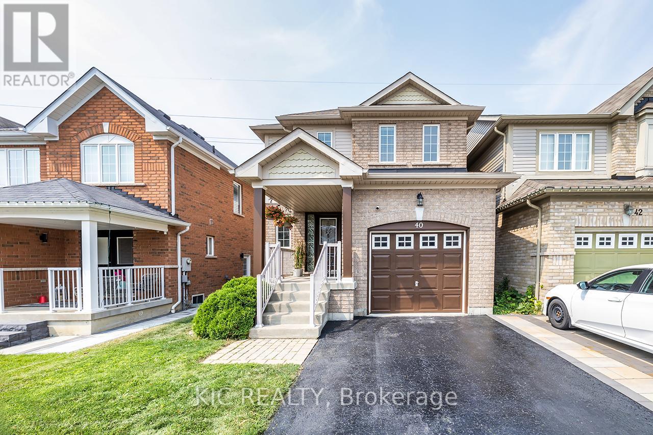 40 Puttingedge Drive, Whitby, Ontario  L1R 0H7 - Photo 2 - E12502058