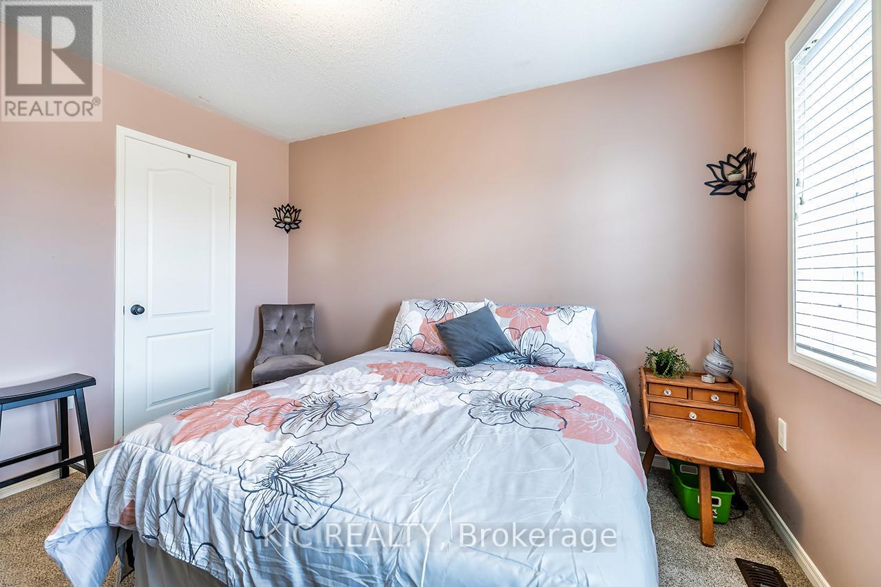 40 Puttingedge Drive, Whitby, Ontario  L1R 0H7 - Photo 29 - E12502058