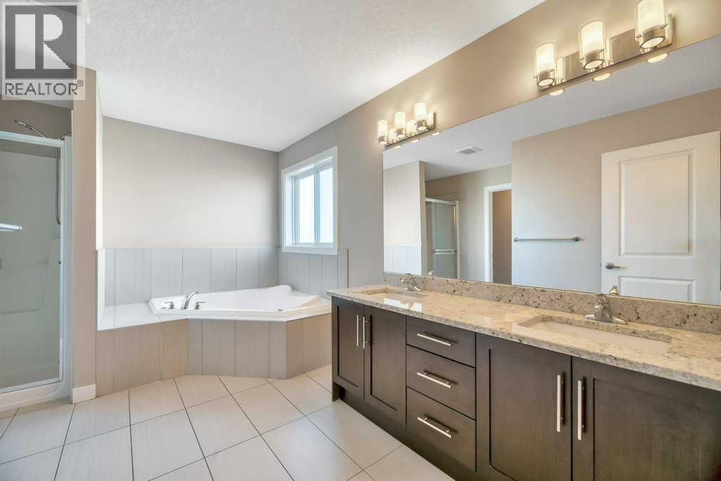 2450 Baysprings Link Sw, Airdrie, Alberta  T4B 3V2 - Photo 31 - A2266469