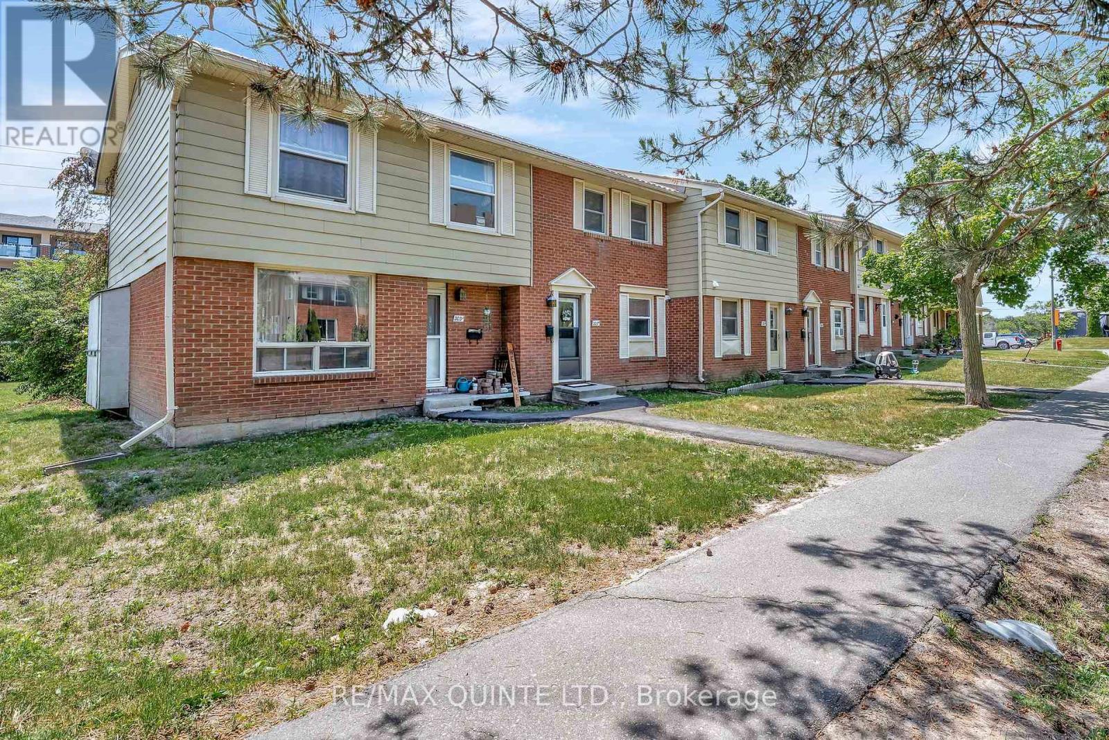 H- 203 North Park Street, Belleville, Ontario K8P 4T9 - Photo 5 - X12502098