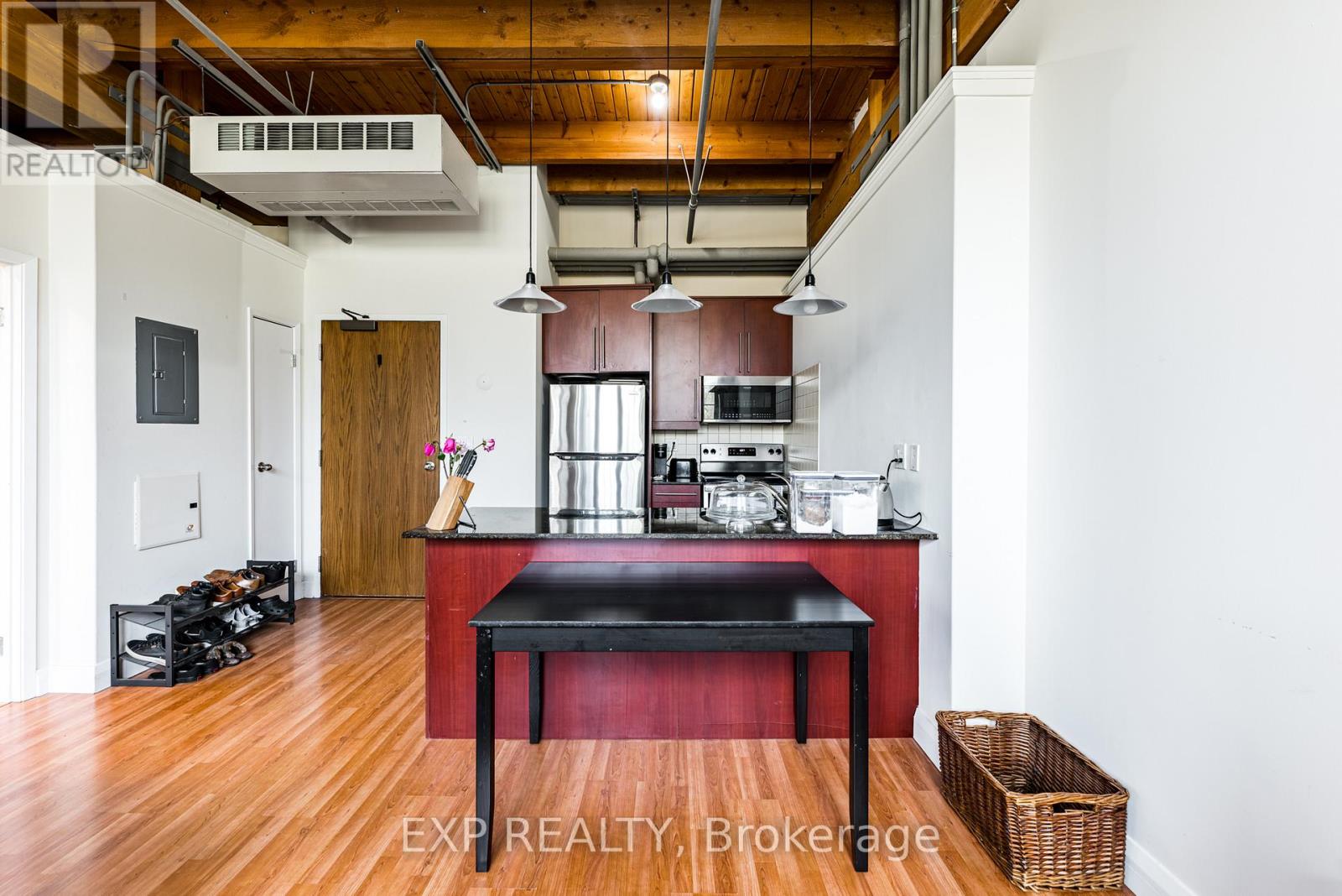 111 - 543 Timothy Street, Newmarket, Ontario  L3Y 1R1 - Photo 7 - N12501696