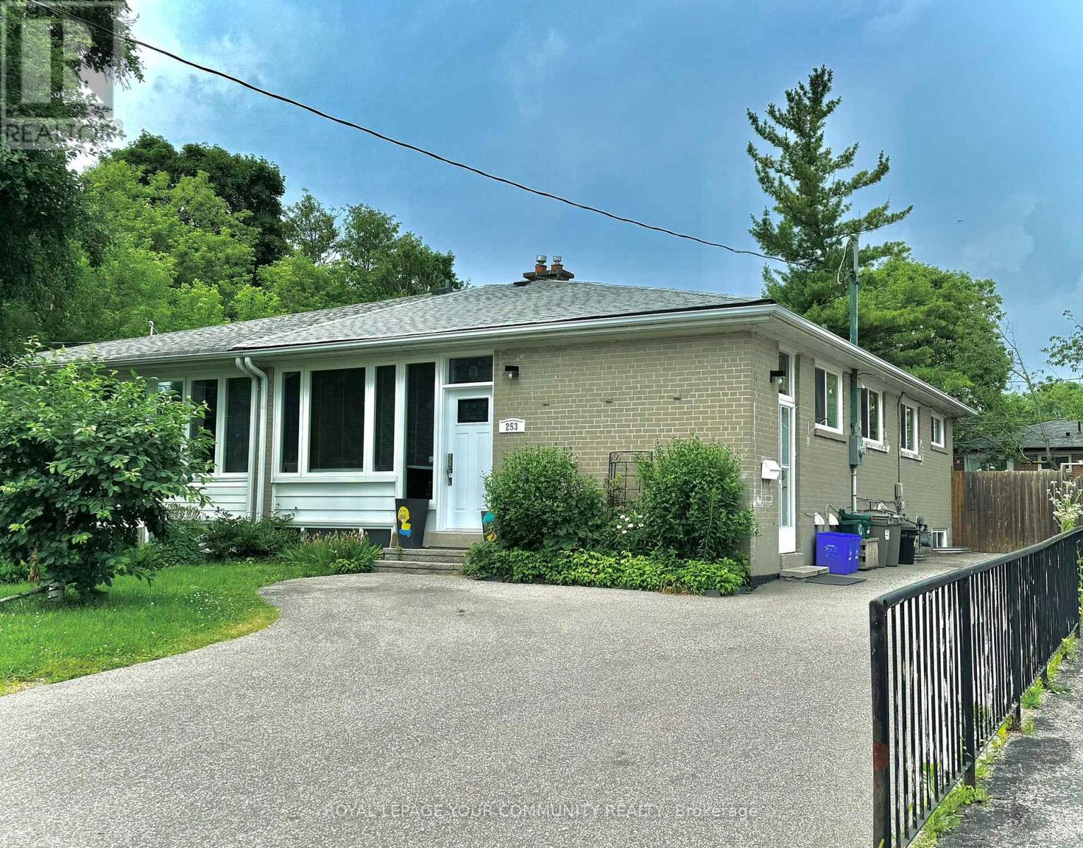 BASEMENT #2 - 253 ALSACE ROAD, Richmond Hill, Ontario