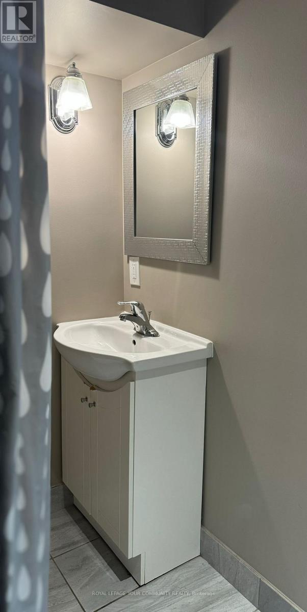 Basement #2 - 253 Alsace Road, Richmond Hill, Ontario  L4C 2W9 - Photo 16 - N12501718