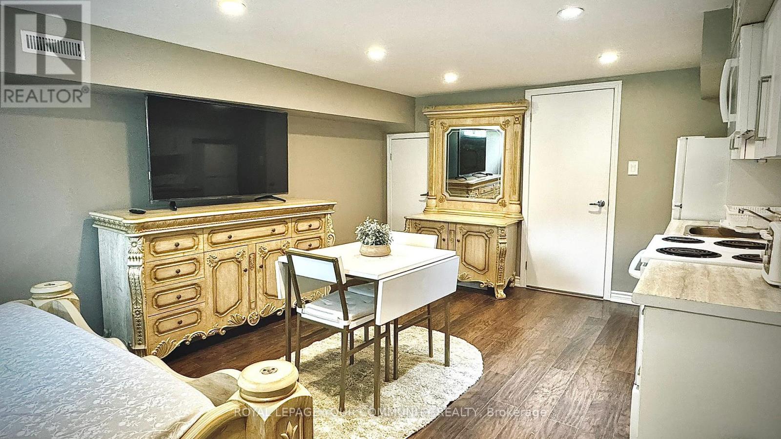 Basement #2 - 253 Alsace Road, Richmond Hill, Ontario  L4C 2W9 - Photo 4 - N12501718