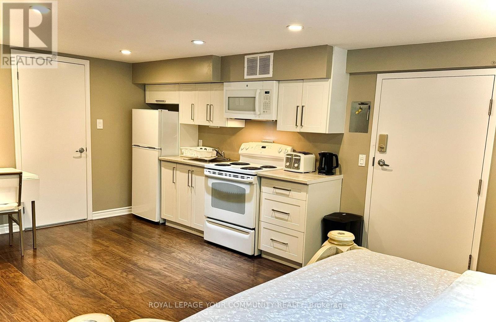 Basement #2 - 253 Alsace Road, Richmond Hill, Ontario  L4C 2W9 - Photo 6 - N12501718