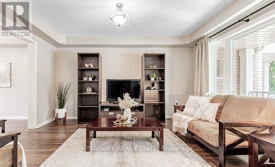 215 Equator Crescent, Vaughan (Vellore Village), Ontario  L6A 2Y1 - Photo 3 - N12501748