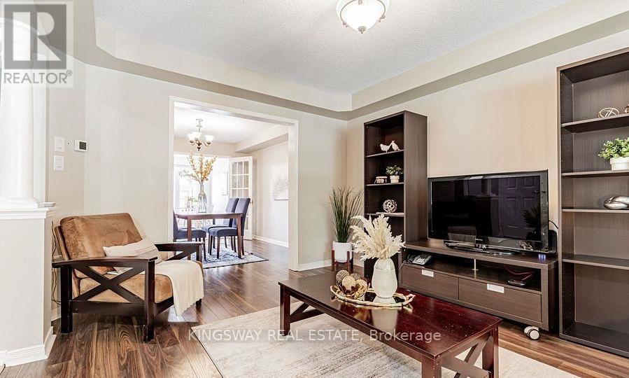 215 Equator Crescent, Vaughan (Vellore Village), Ontario  L6A 2Y1 - Photo 4 - N12501748