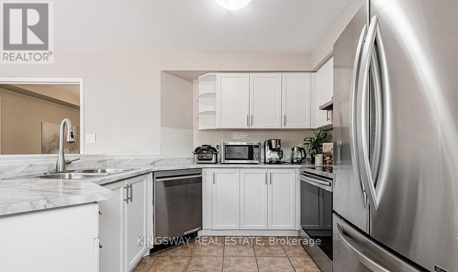 215 Equator Crescent, Vaughan (Vellore Village), Ontario  L6A 2Y1 - Photo 8 - N12501748