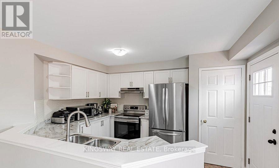 215 Equator Crescent, Vaughan (Vellore Village), Ontario  L6A 2Y1 - Photo 9 - N12501748