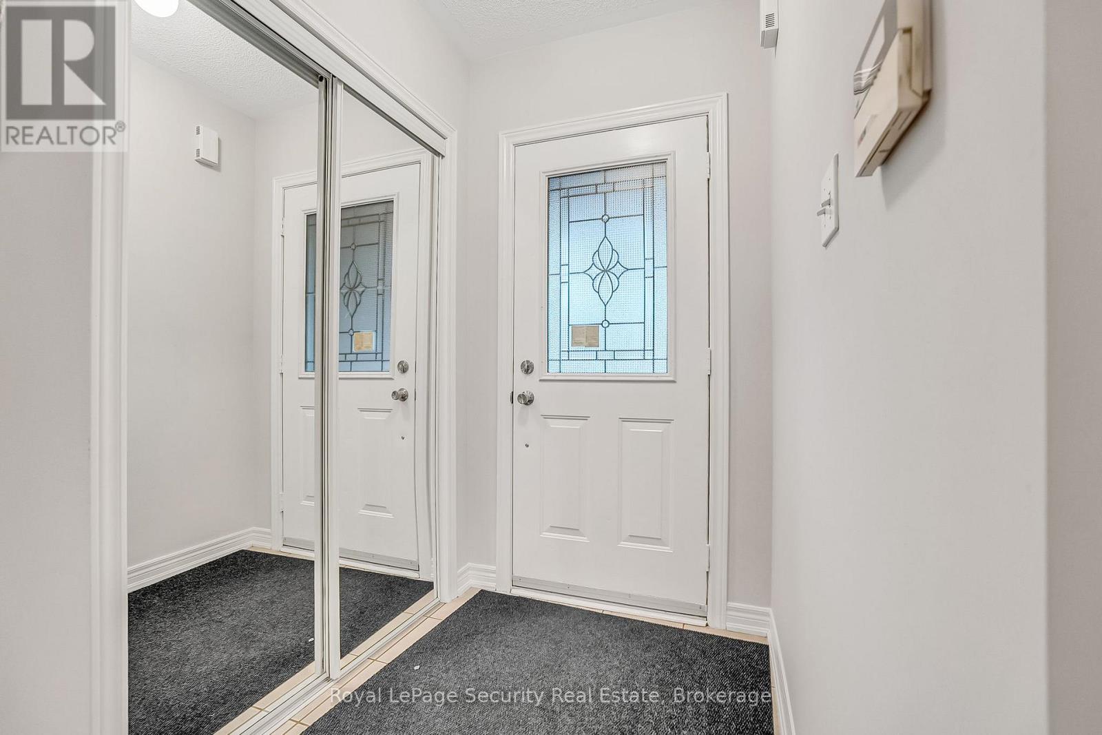 150 Royal Appian Crescent, Vaughan, Ontario  L4K 5L7 - Photo 6 - N12501754