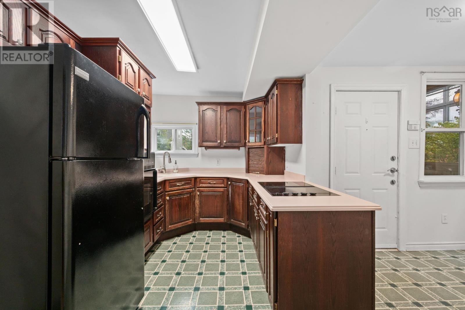 5726 Willow Street, Halifax, Nova Scotia  B3K 1L7 - Photo 10 - 202523945