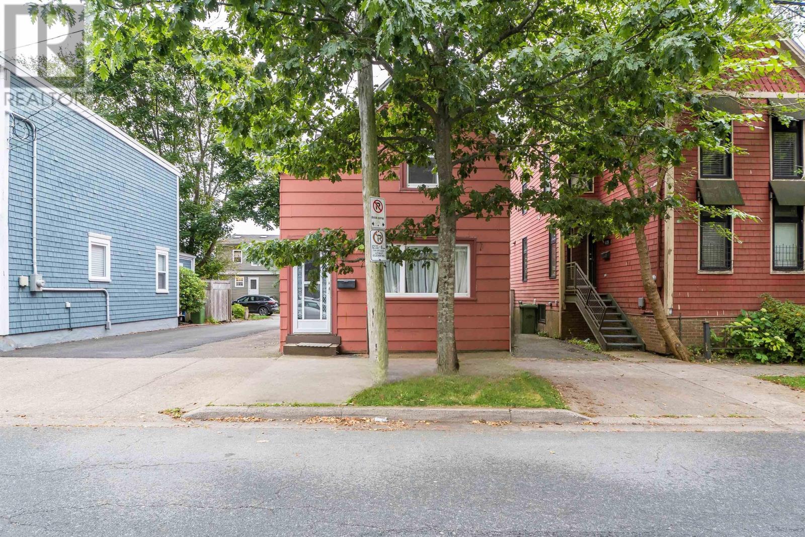 5726 Willow Street, Halifax, Nova Scotia  B3K 1L7 - Photo 2 - 202523945