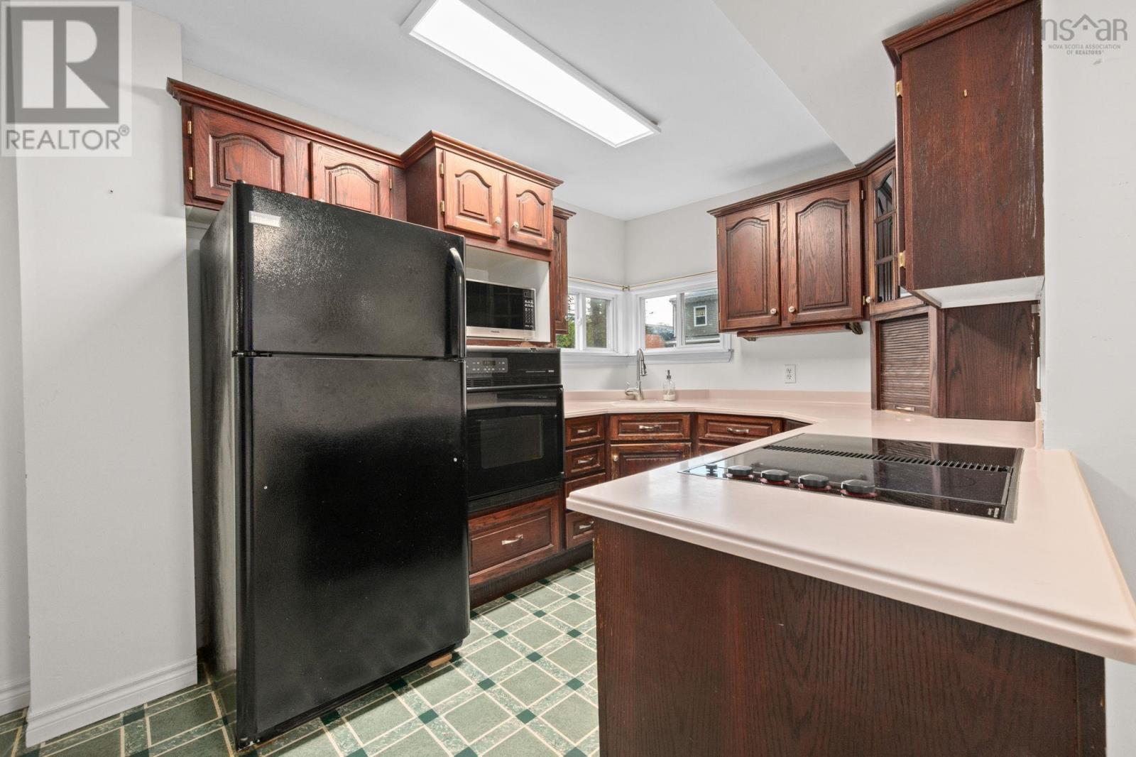 5726 Willow Street, Halifax, Nova Scotia  B3K 1L7 - Photo 9 - 202523945