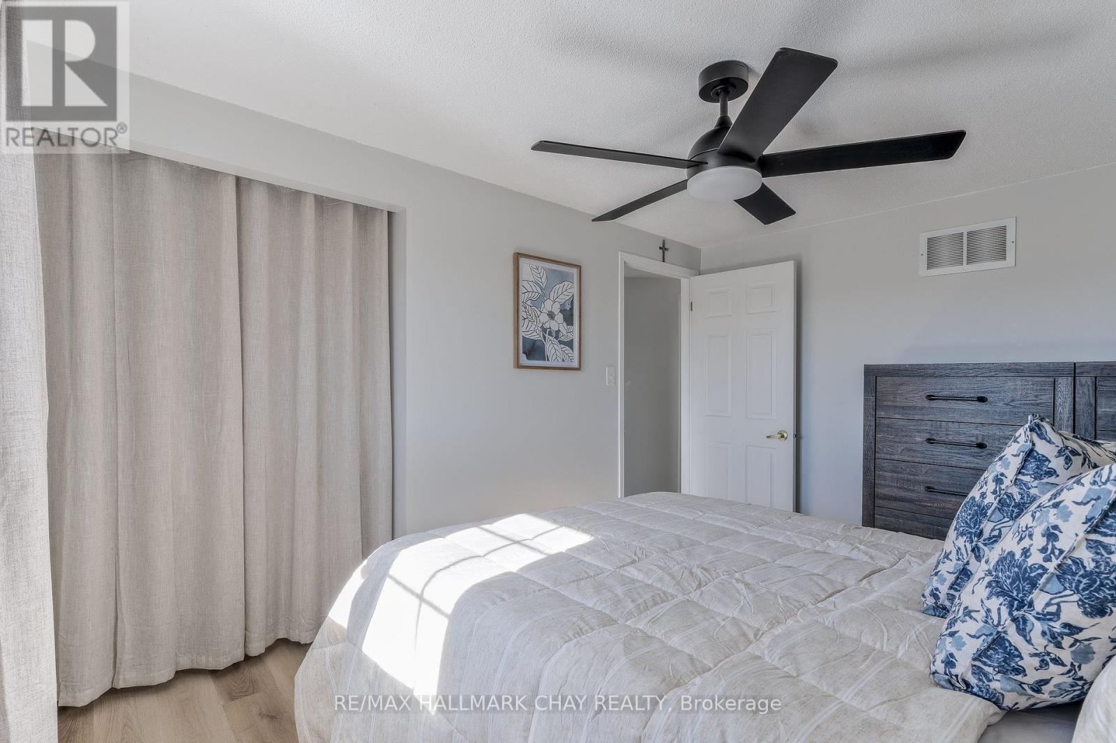 372 Dunsmore Lane, Barrie, Ontario  L4M 7B1 - Photo 20 - S12501712