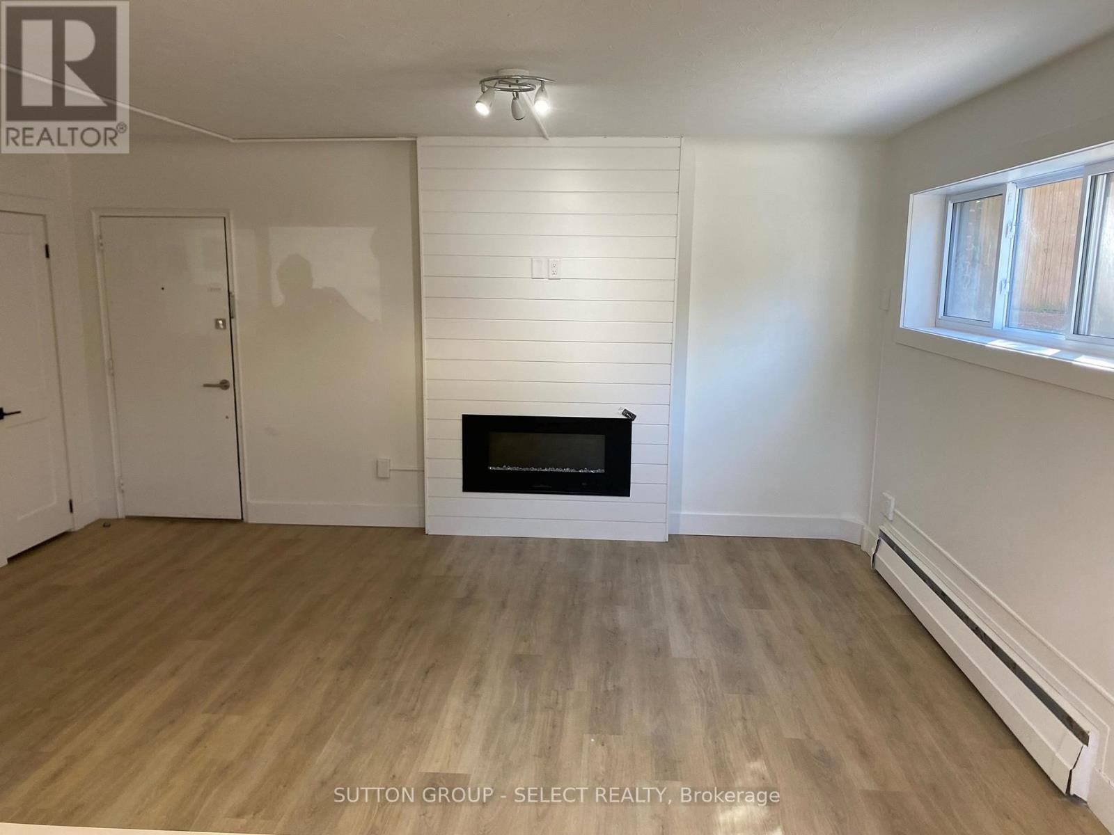 894 Adelaide Street N, London East (East C), Ontario  N5Y 2M5 - Photo 6 - X12501830