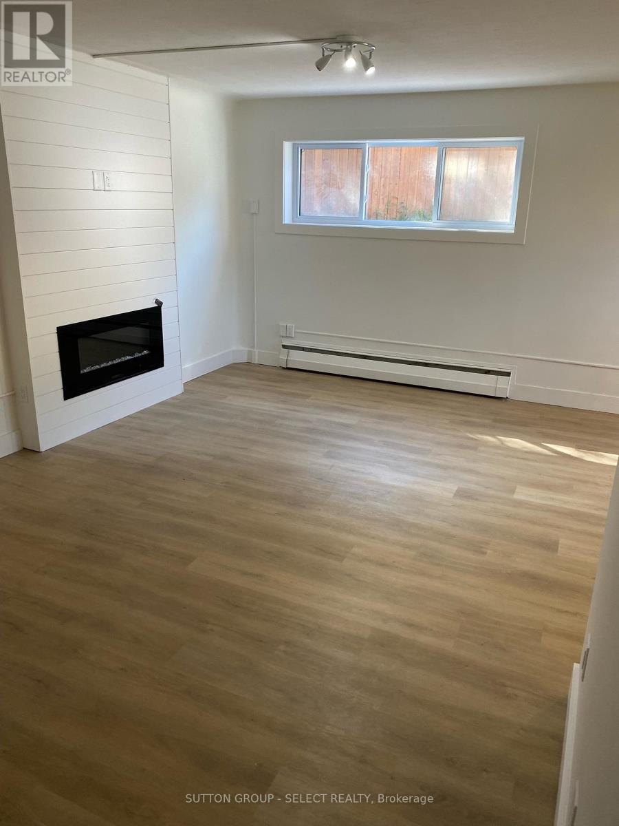 894 Adelaide Street N, London East (East C), Ontario  N5Y 2M5 - Photo 8 - X12501830