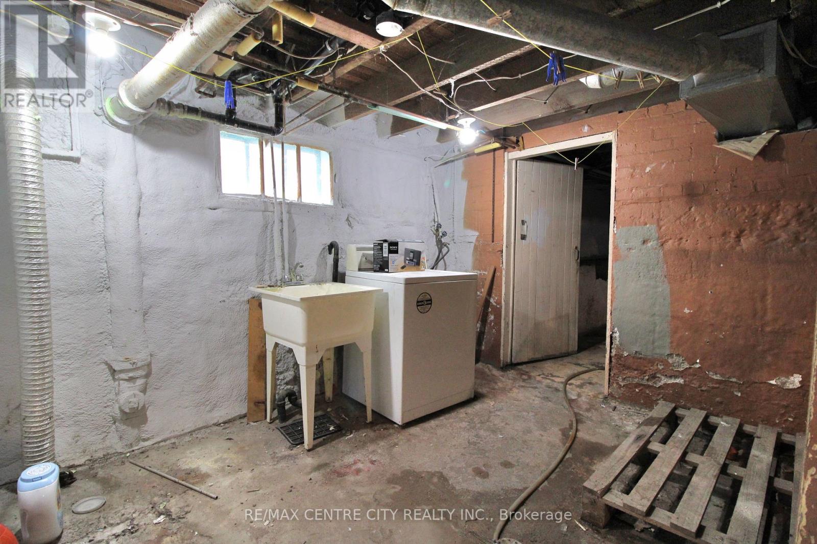 28 Maple Street, St. Thomas, Ontario  N5R 1Y9 - Photo 24 - X12502048