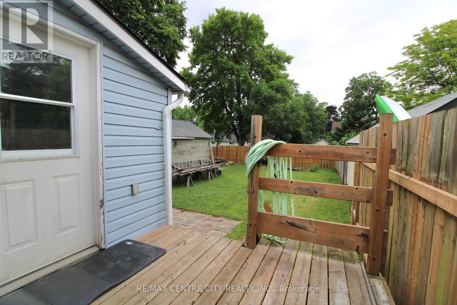 28 Maple Street, St. Thomas, Ontario  N5R 1Y9 - Photo 33 - X12502048